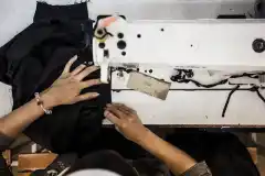 Бедният работник е жена