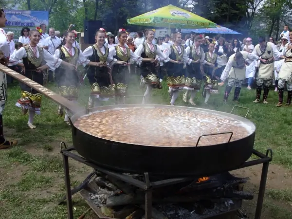 Поставяне нов рекорд на Гинес. България, София  4 май 2013 г.