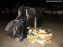Изображение към свързаната публикация Книги - на боклука... в BgLOG.net