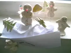 Снежни човеци от солено тесто